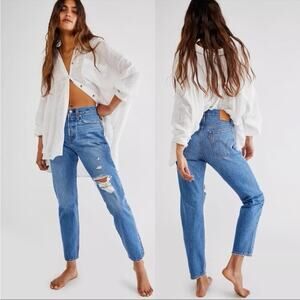 Levi’s Premium Wedgie Icon Fit Distressed Cropped Jean In Athens Asleep Size 27